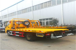 平远附近拖车救援搭电